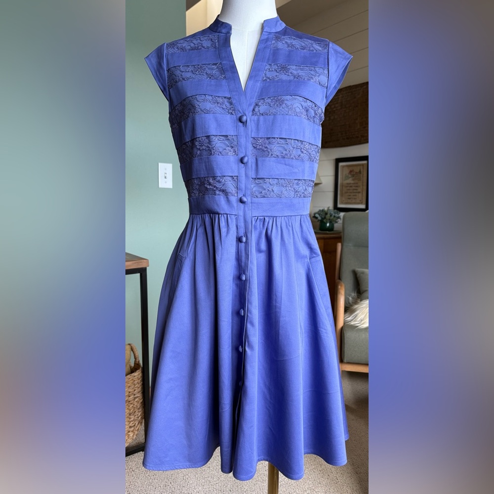 Cynthia Steffe Blue Fit & Flare Button-Down Knee Length Dress w Lace Insets